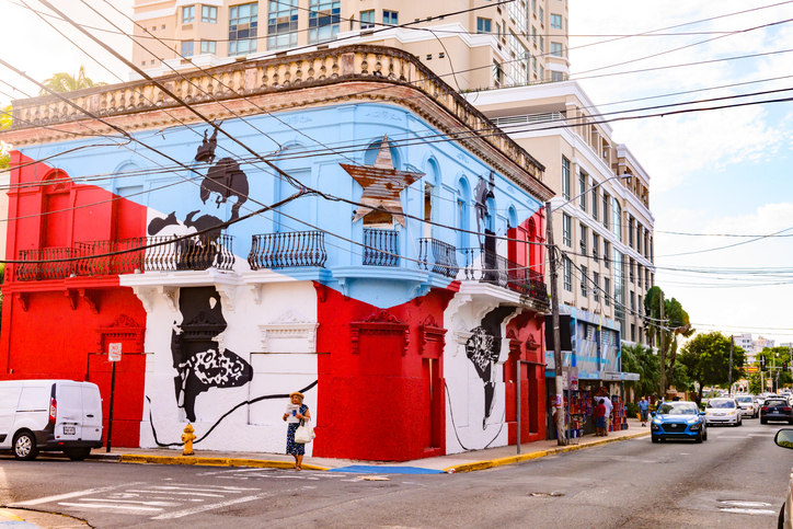 cars-on-the-street-in-puerto-rico